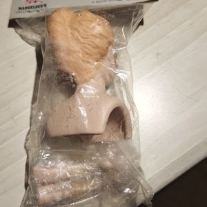 NWT♡ porcelain head & arms